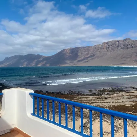 בית נופש Playa De Caleta De *